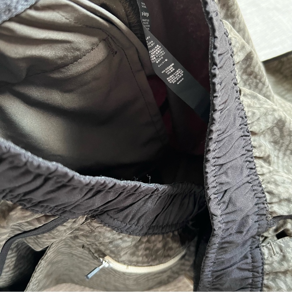 Vuori Patterned Shorts With Drawstring Size Xl - image 4